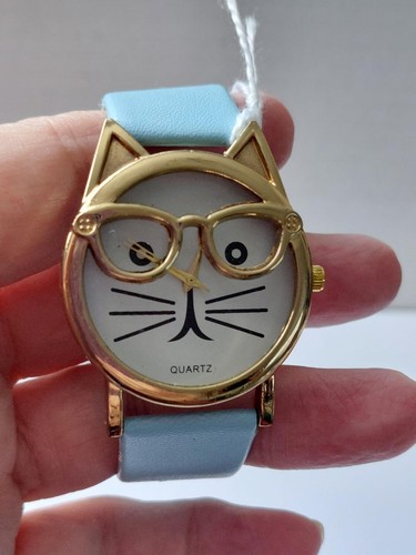 Cat design watch in - -,